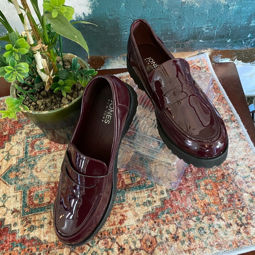Jones New York Women's Burgundy Patent Loafers